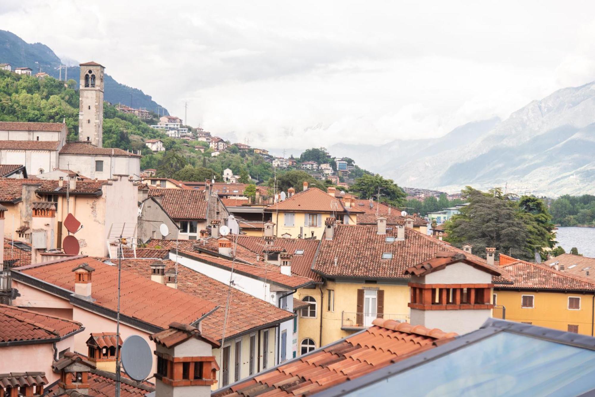 Tra Il Borgo E Il Lago Lovere Bagian luar foto